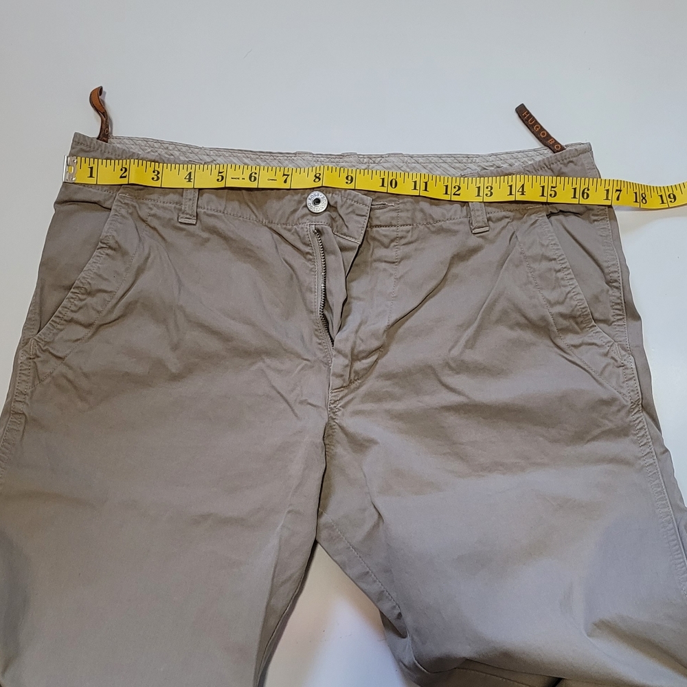 Hugo boss khaki pants 32